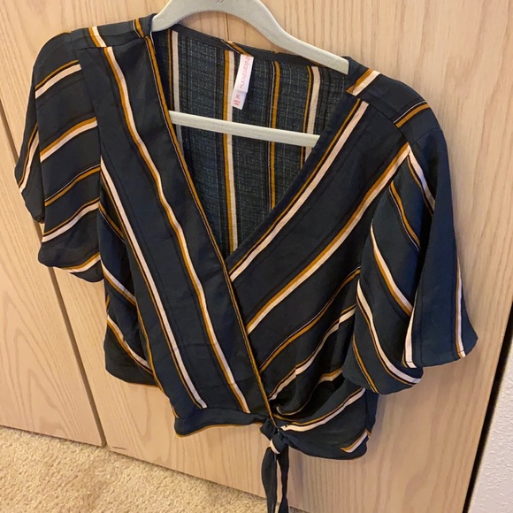 Striped crop top - Picture 1 of 2